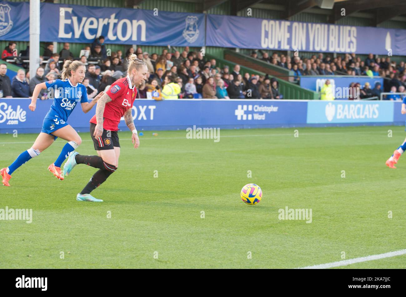 Liverpool, Regno Unito, 31/10/2022, Everton V Manchester United Barclays fa Super League femminile. Al parco di Walton il terreno di casa di Everton. La partita di oggi è stata disputata a sostegno dei lacci Rainbows, un progetto gestito da Stonewall per sostenere i LGBT e LGBT nello sport. (Terry Scott/SPP) Credit: SPP Sport Press Photo. /Alamy Live News Foto Stock