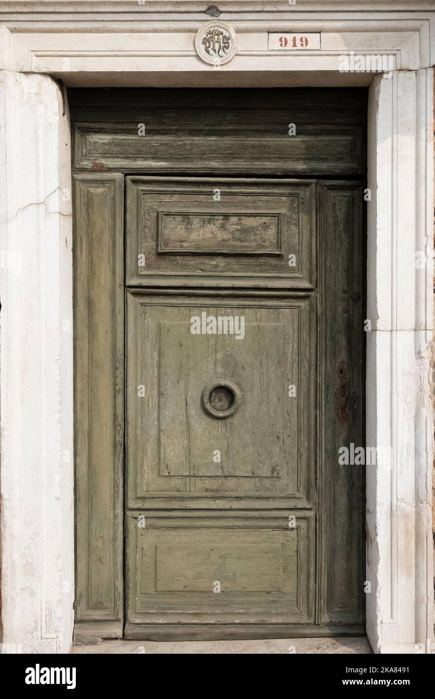Dettagli di una facciata tradizionale palazzo a Venezia, Italia Foto Stock