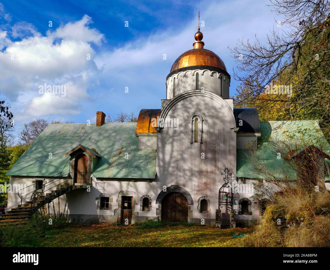 Cantal. Monastero ortodosso Znamenie, Marcenat, altopiano di Cezallier, Parco Naturale Regionale dei Vulcani d'Alvernia, Auvergne Rodano Alpi, Francia Foto Stock