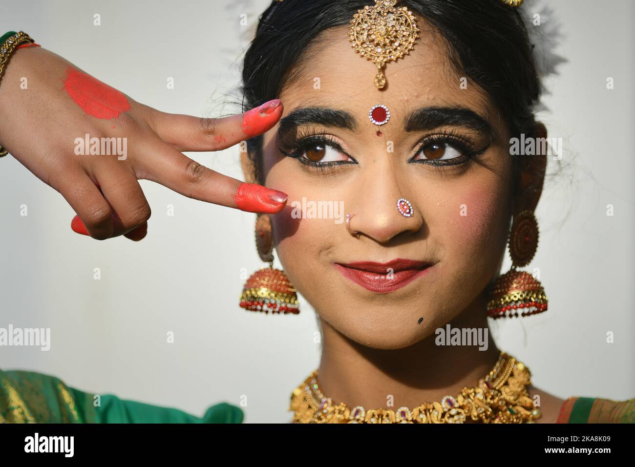 Edimburgo Scozia, Regno Unito 01 novembre 2022. Ballerini da Dance Ihayami su Castle Street per il lancio in programma delle celebrazioni del 2022 Edinburgh Diwali. Credit sst/alamy live news Foto Stock