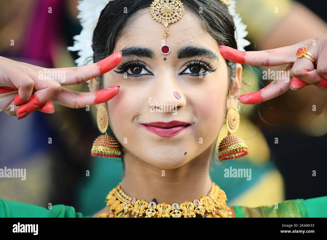 Edimburgo Scozia, Regno Unito 01 novembre 2022. Ballerini da Dance Ihayami su Castle Street per il lancio in programma delle celebrazioni del 2022 Edinburgh Diwali. Credit sst/alamy live news Foto Stock