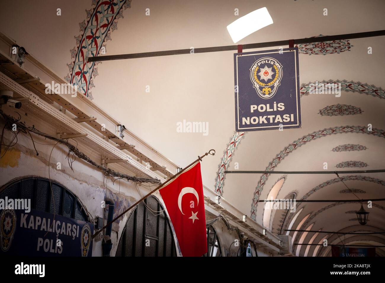 Foto della stazione di polizia della polizia turca in Grand bazar, o kapalicarsi, a Istanbul, Turchia. La polizia turca è il governo Foto Stock