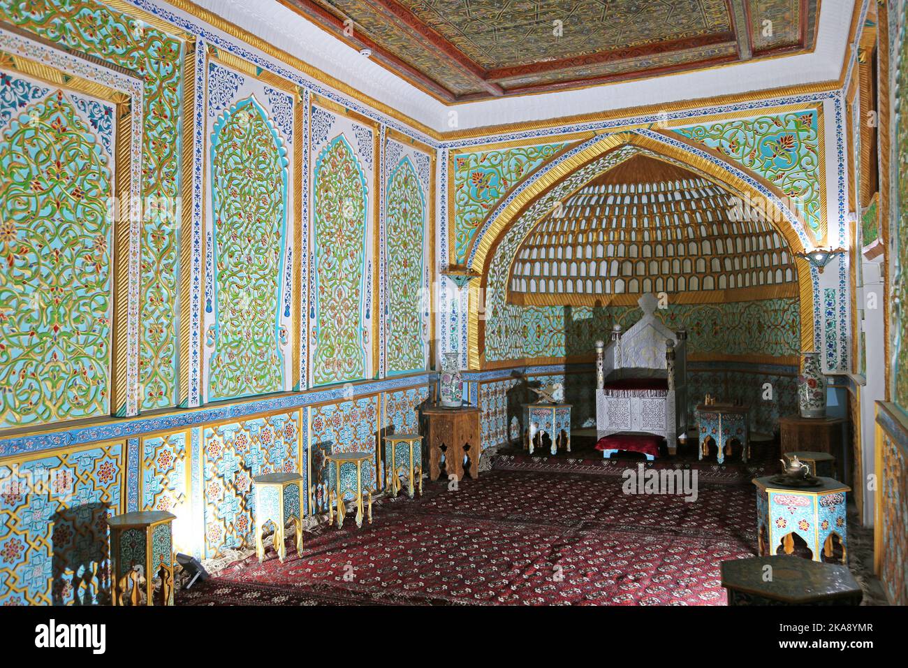 Sala del Trono, Khana Kurinish, Palazzo dell'Arca Kunya, Ichan Kala (fortezza interna), Khiva, Provincia di Khorezm, Uzbekistan, Asia centrale Foto Stock