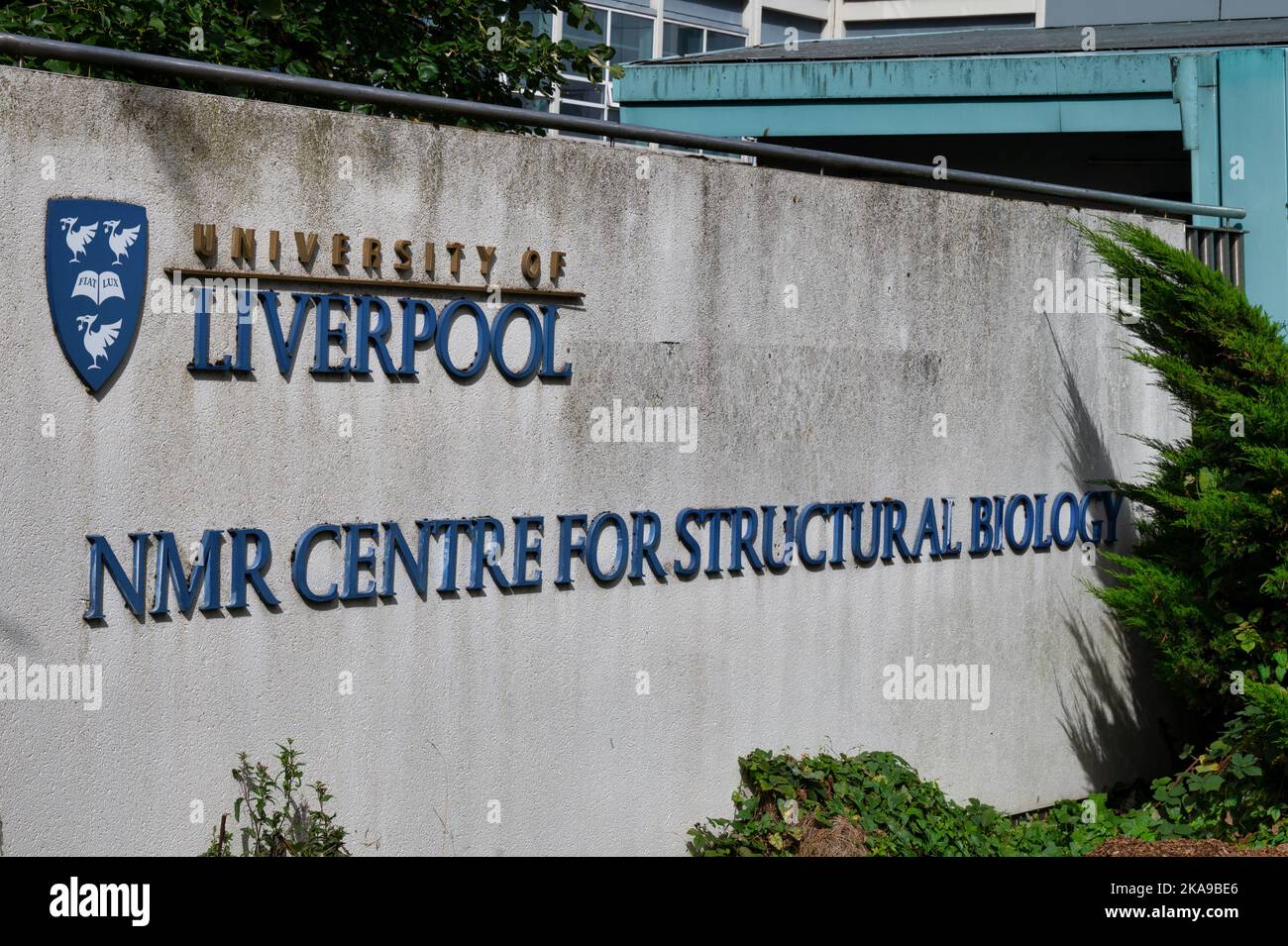 Liverpool, Regno Unito - 8 settembre 2022: Il Centro NMR per la costruzione della biolgia strutturale presso l'Università di Liverpool. Foto Stock