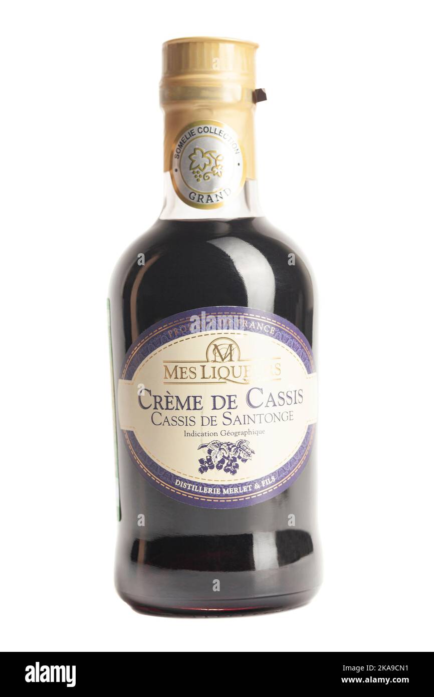 Mosca, Russia, ottobre 31,2022: Liquore Merlet Fils Creme de Cassis Foto Stock