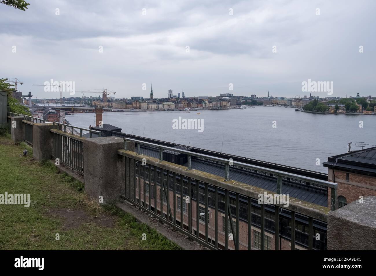 Vista della città di Stoccolma, dal punto di vista di Fjällgatan, situato nel quartiere di Södermalmn; il sito è chiamato dal balcone della gente del posto di Stoccolma Foto Stock