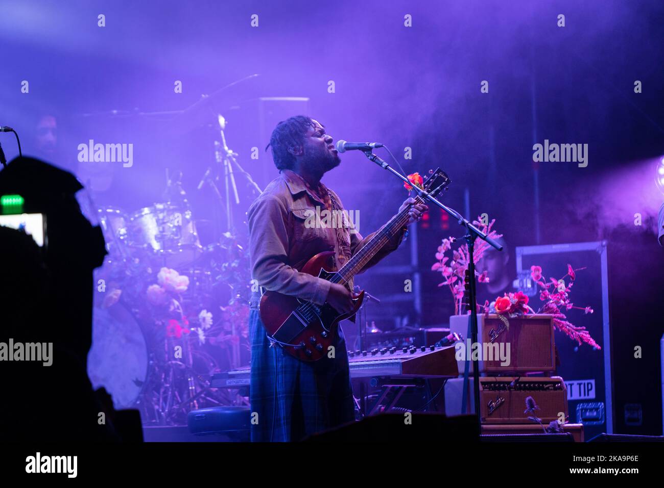 Michael Kiwanuka è in prima linea sul Mountain Stage il giorno quattro al Green Man Festival 2022 in Galles, Regno Unito. Foto: Rob Watkins Foto Stock