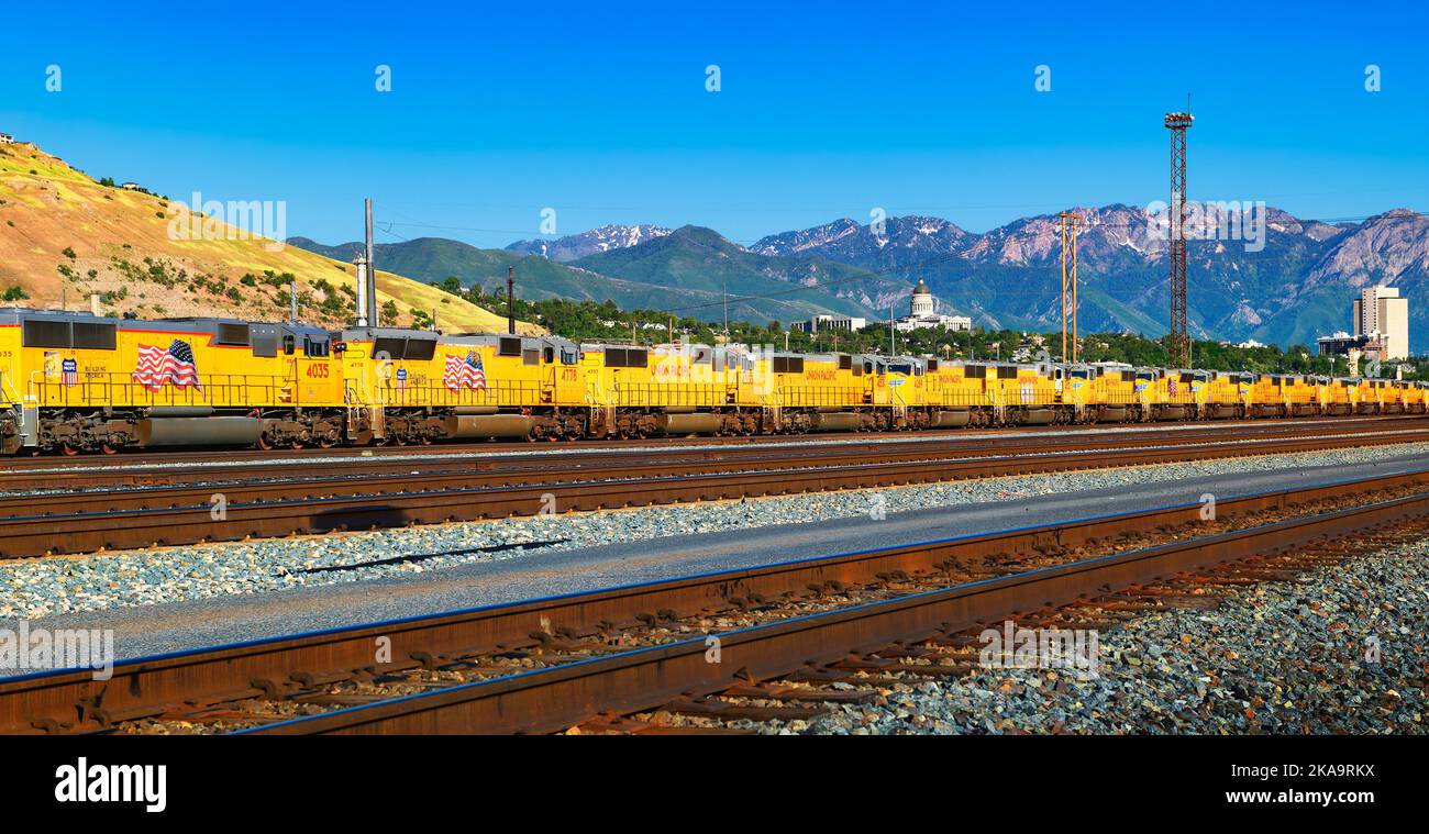 Un gran numero di locomotive diesel Union Pacific schierate a Salt Lake City Foto Stock