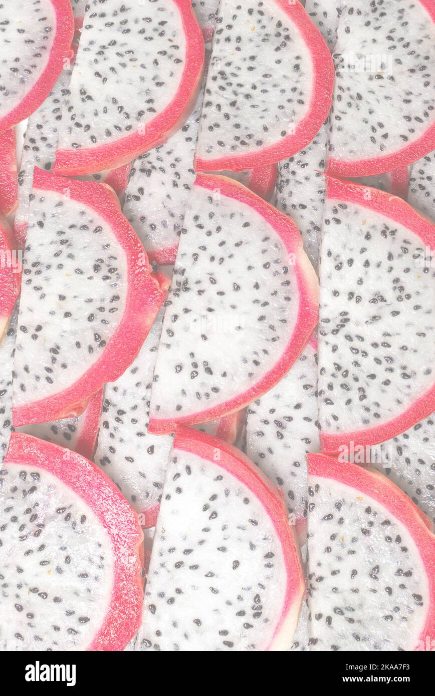 Dolce gustoso drago frutta o fette di pitaya come sfondo. Foto Stock