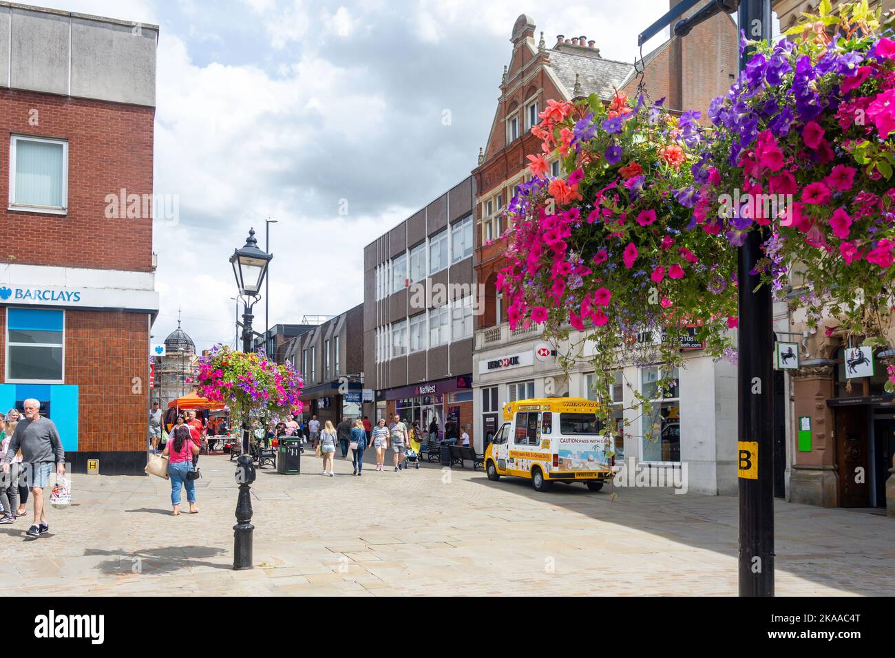 Area pedonale per Market Street, Wellingborough, Northamptonshire, England, Regno Unito Foto Stock
