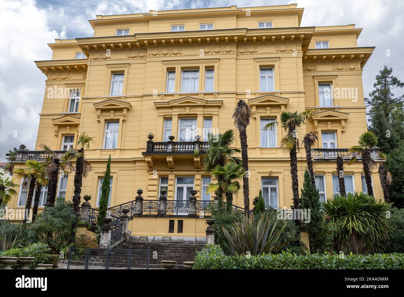 Edificio, Lungomare, Promenade Franz Joseph, Opatija, Croazia Foto Stock
