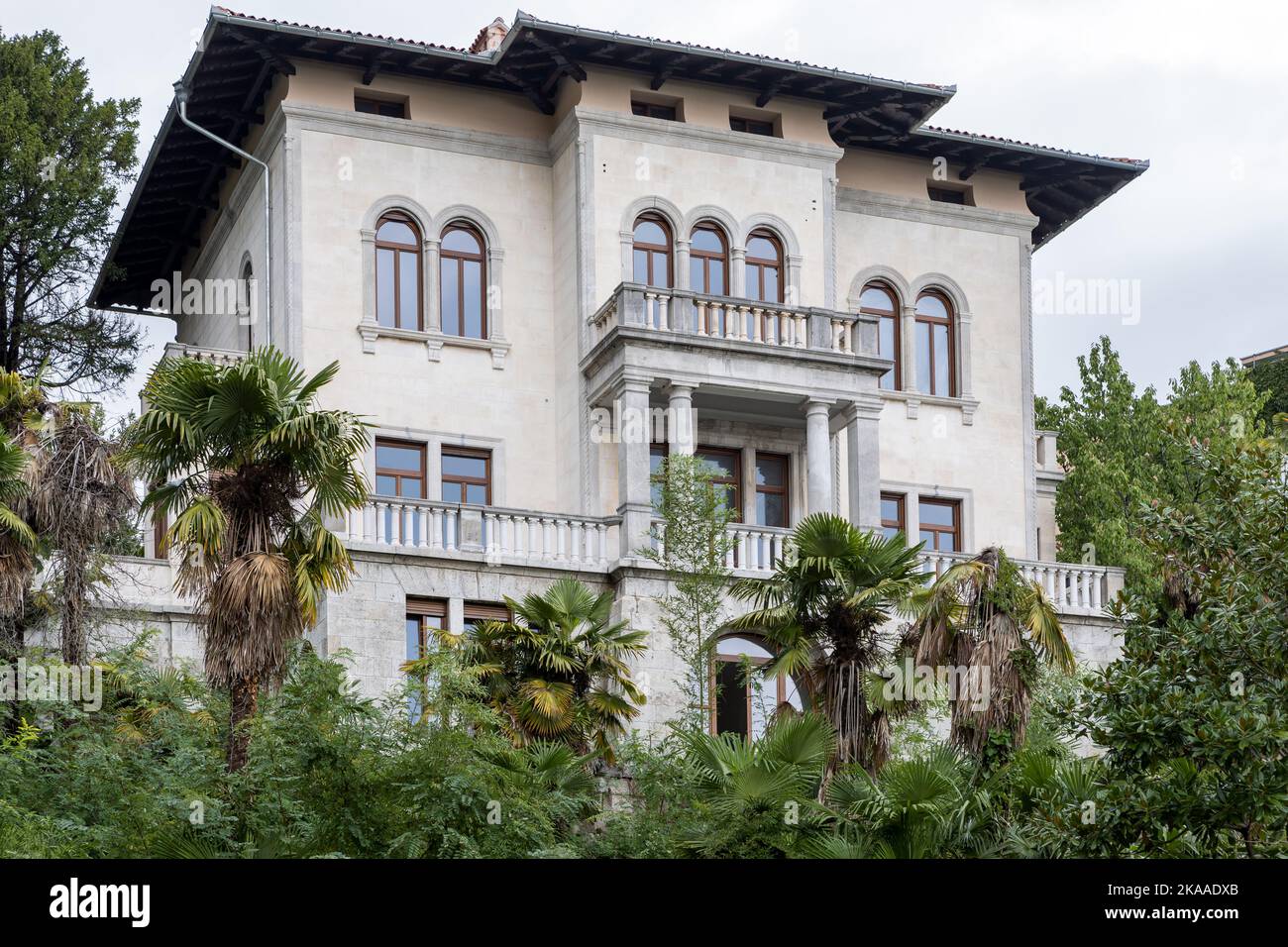 Edificio, Lungomare, Promenade Franz Joseph, Opatija, Croazia Foto Stock