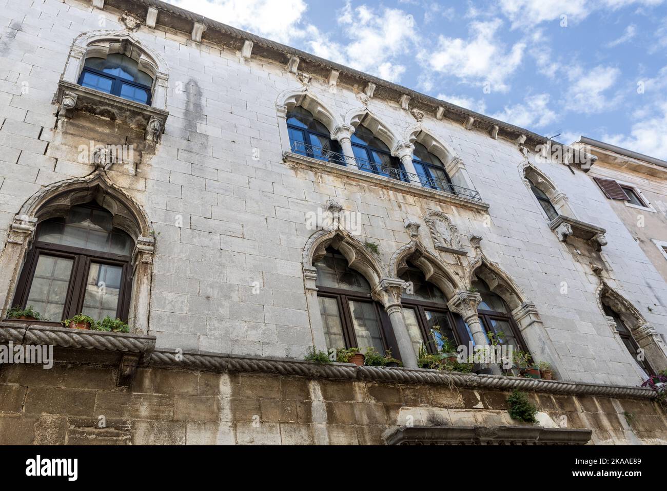 Casa/palazzo gotico, via Decumanus, Porec Croazia Foto Stock
