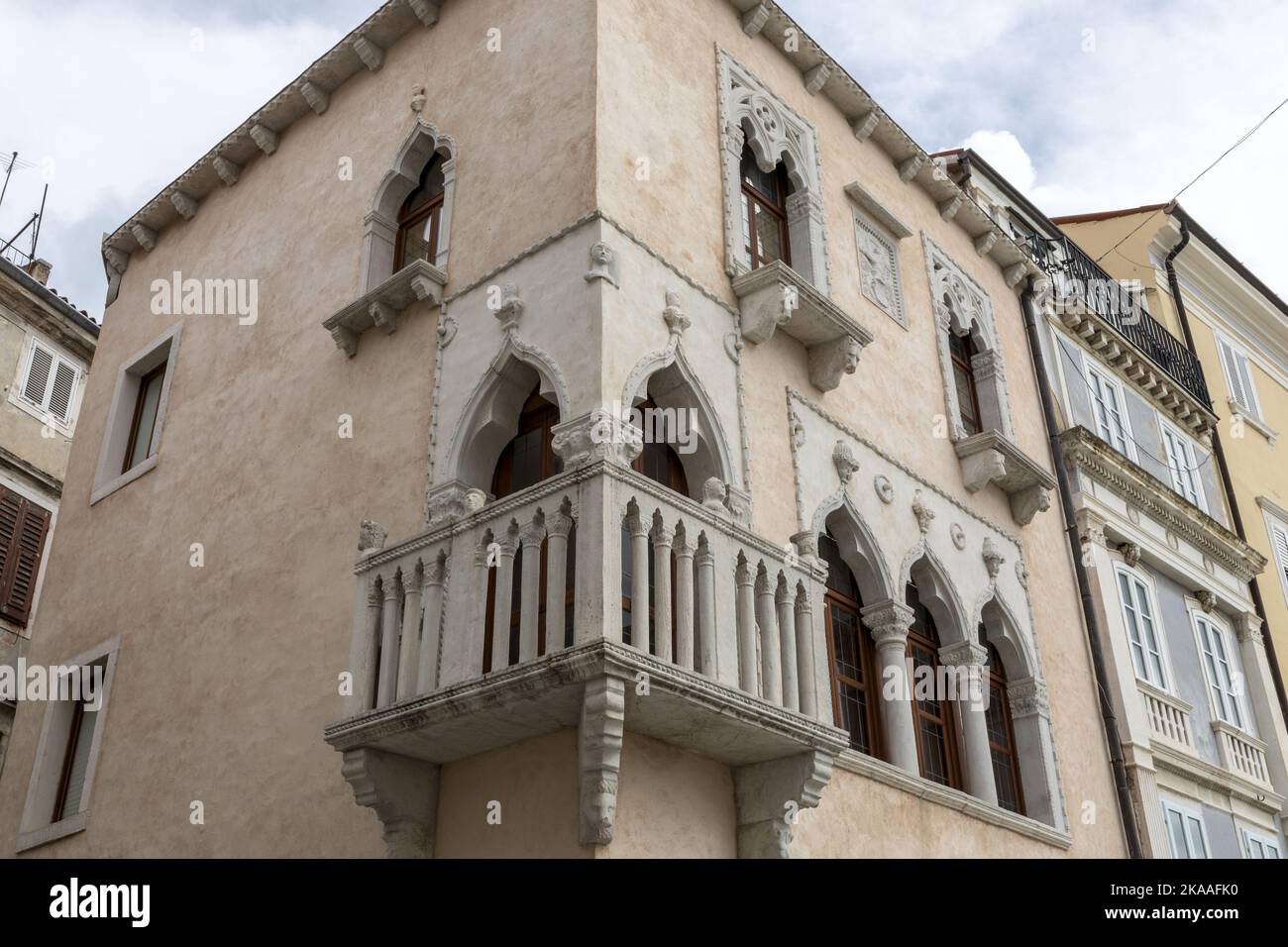 Edificio storico, 3 Piazza Tartini, Piazza centrale Tartini, Pirano, Slovenia Foto Stock
