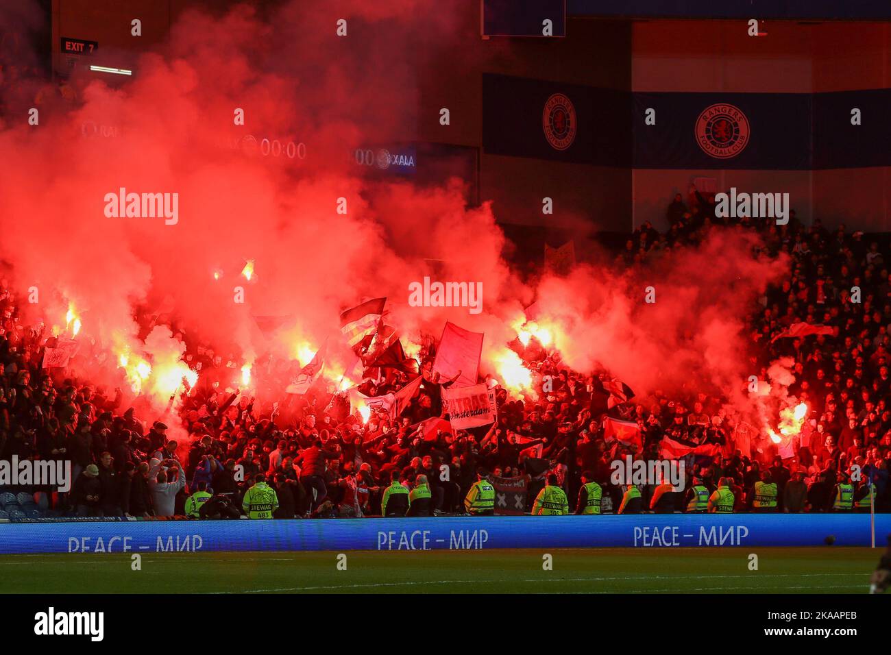 Glasgow, Regno Unito. 01st Nov 2022. I Rangers hanno giocato Ajax nel gruppo UEFA Champions League Un giorno di incontro sei allo stadio Ibrox, la casa dei Rangers. Il punteggio finale è stato Rangers 1, Ajax 3. Tavernier ha segnato per i Rangers da una penalità (87 minuti) e gli scori per Ajax sono stati Berghuis (4 minuti), Kudud (29 minuti) e Fernandes da Conceigao (89 minuti). I Rangers sono ora eliminati dalla concorrenza. Credito; credito: Findlay/Alamy Live News Foto Stock