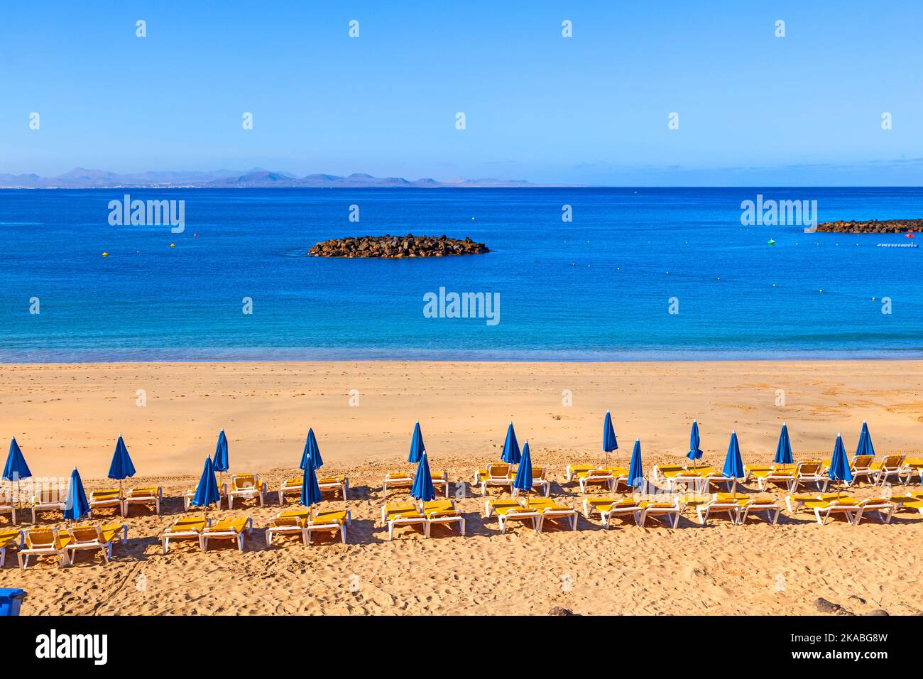 spiaggia di Playa Blanca senza gente al mattino presto Foto Stock