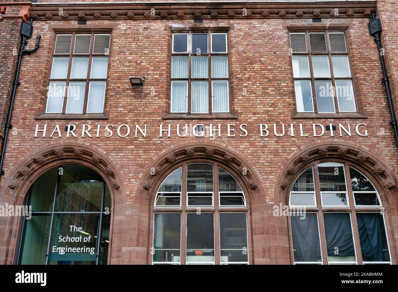 Liverpool, Regno Unito - 8 settembre 2022: The School of Engineering Harrison Hughes Building presso l'Università di Liverpool. Foto Stock
