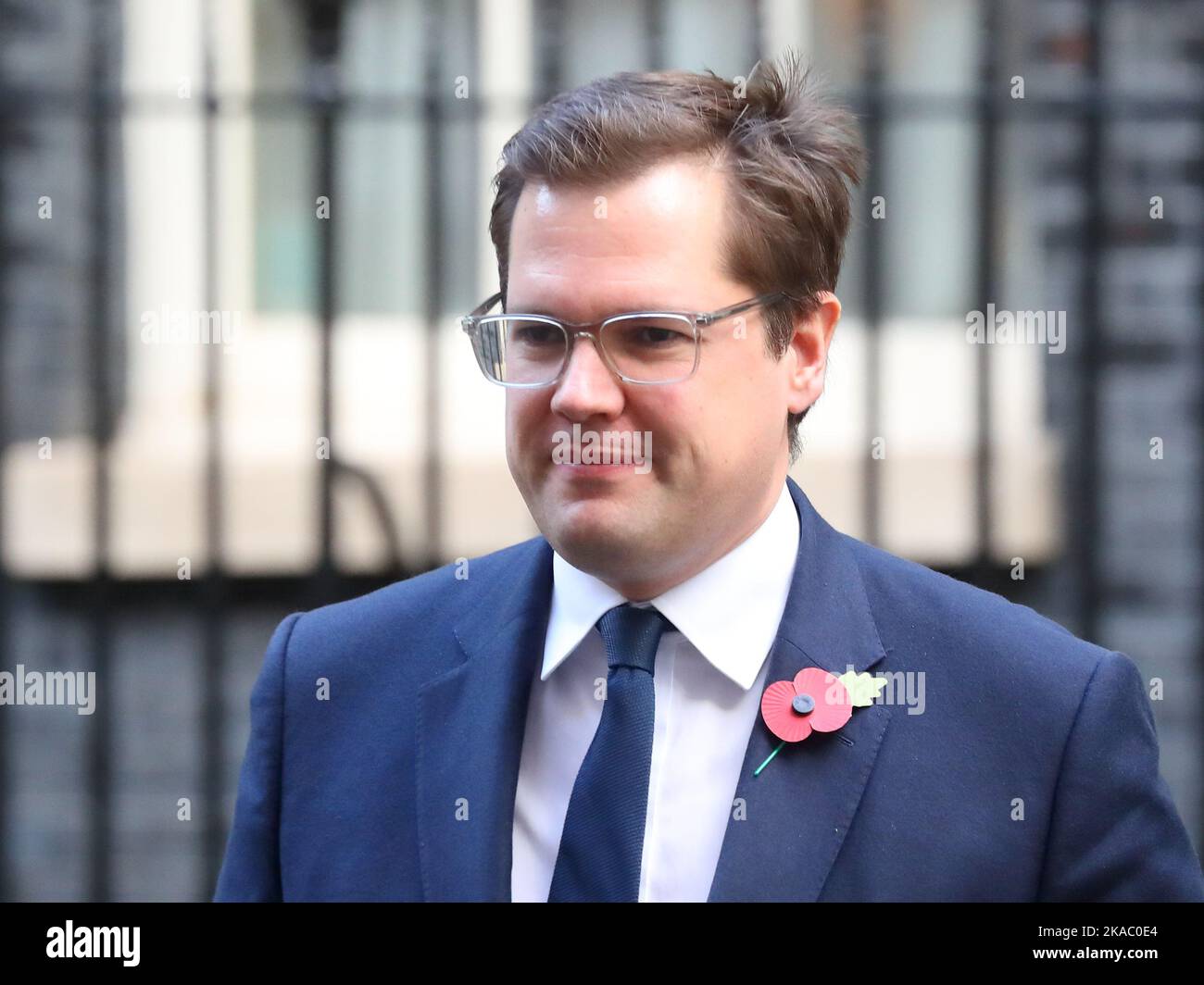 Londra, Regno Unito. 1st novembre 2022. Il Ministro di Stato (Ministro dell'immigrazione) presso la sede Robert Jenrick lascia Downing Street n. 10 dopo la riunione settimanale del Gabinetto. Foto Stock