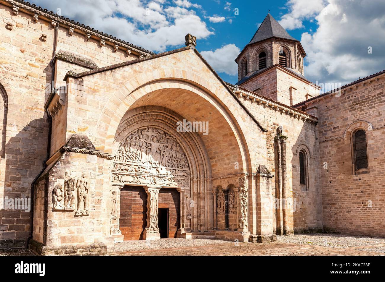 Abbazia di Saint-Pierre a Beaulieu-sur-Dordogne, in Corrèze, Nuova Aquitania, Francia Foto Stock