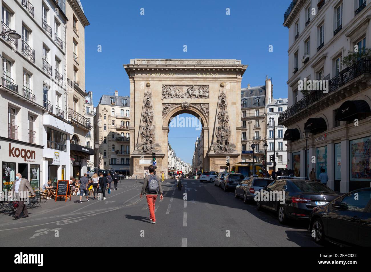 Parigi, Francia - Settembre 21 2022: : La Porte Saint-Denis è un monumento parigino situato nel 10th ° arrondissement. Foto Stock