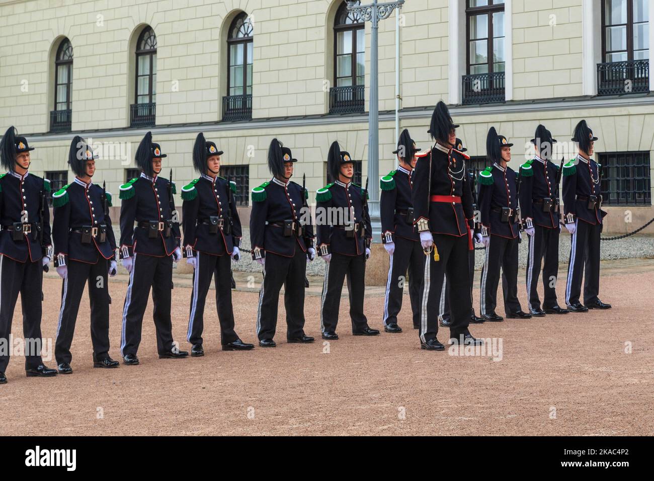 OSLO, NORVEGIA - 1 LUGLIO 2016: Cerimonia di divorzio della guardia al Palazzo reale. Foto Stock