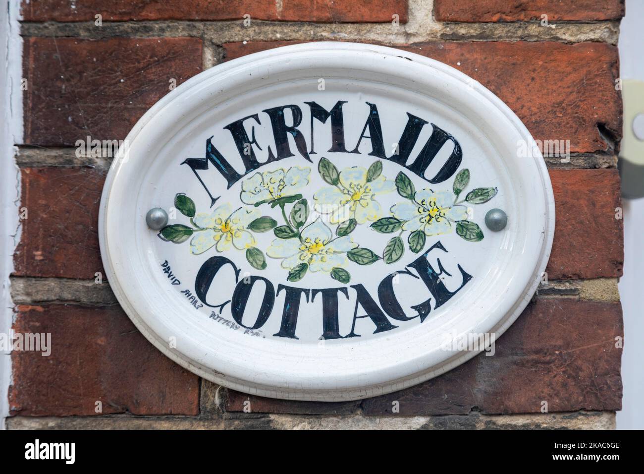 Targa nome, Casa Sirena, Mermaid Street, Rye, Sussex orientale, Inghilterra, Gran Bretagna Foto Stock
