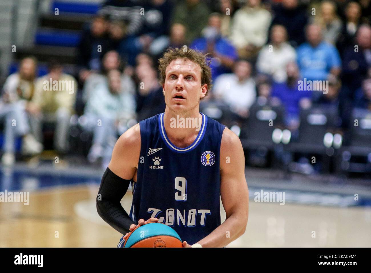 San Pietroburgo, Russia. 01st Nov 2022. Dmitry Kulagin (n° 9) di Zenit visto in azione durante la partita di pallacanestro della VTB United League tra Zenit e CSKA alla Sibur Arena. Punteggio finale; Zenit 80:85 CSKA. Credit: SOPA Images Limited/Alamy Live News Foto Stock