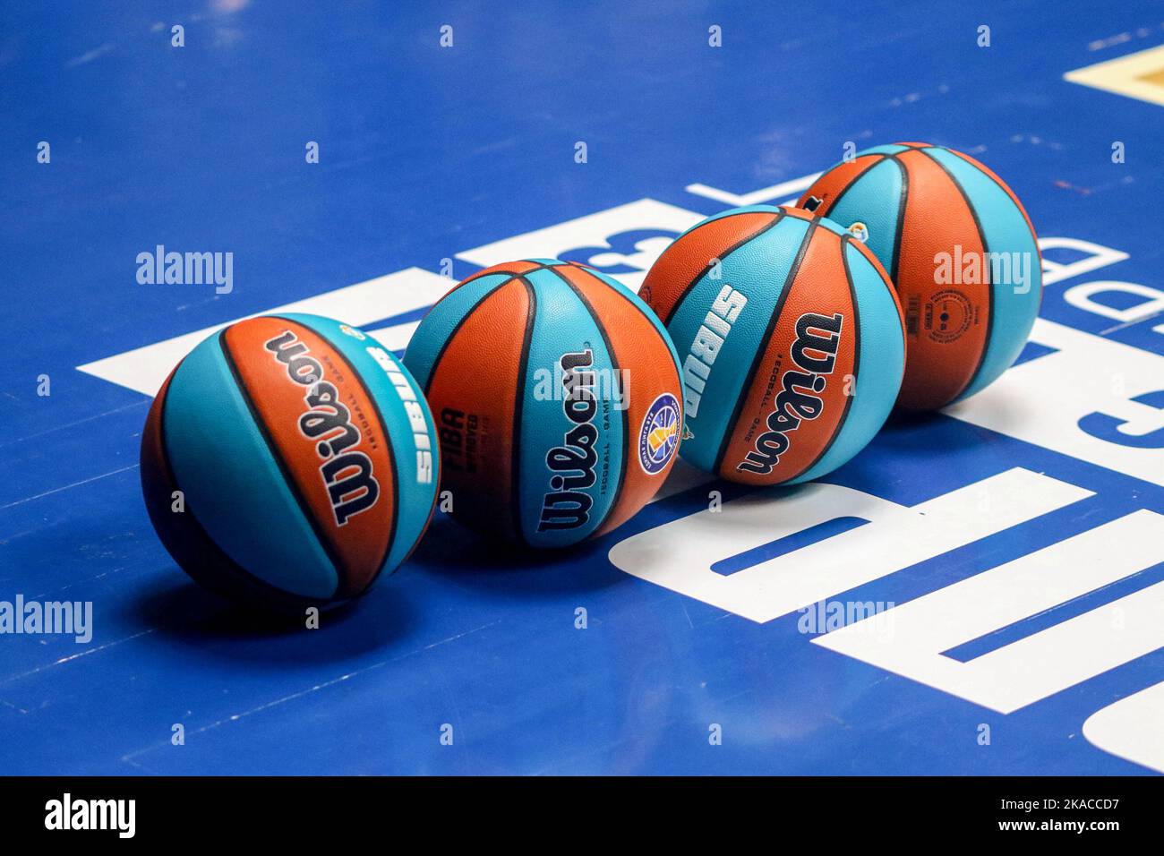 San Pietroburgo, Russia. 01st Nov 2022. Palline viste durante la partita di pallacanestro della VTB United League tra Zenit e CSKA alla Sibur Arena. Punteggio finale; Zenit 80:85 CSKA. (Foto di Konstantinov/SOPA Image/Sipa USA) Credit: Sipa USA/Alamy Live News Foto Stock