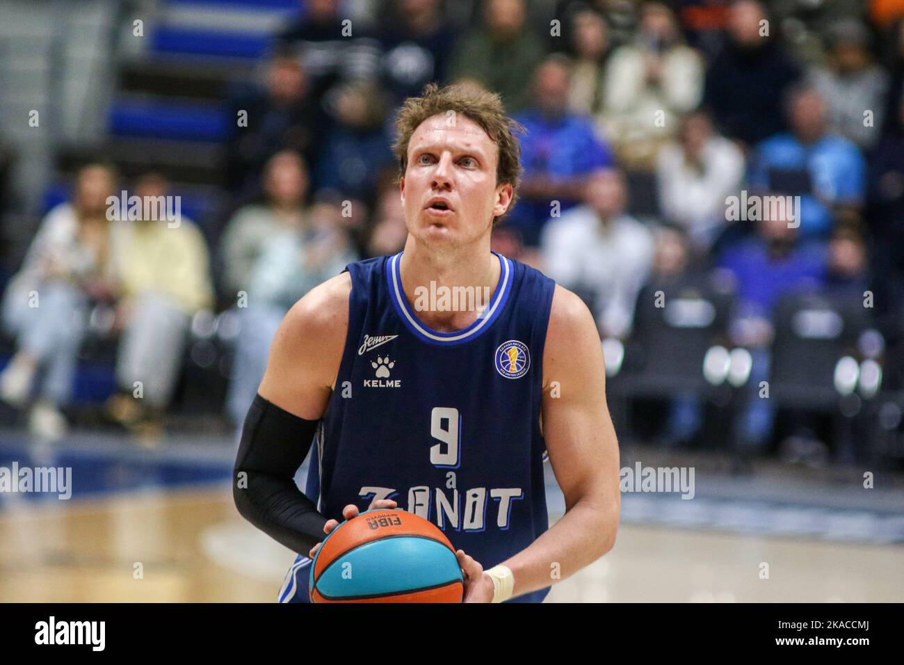 San Pietroburgo, Russia. 01st Nov 2022. Dmitry Kulagin (n° 9) di Zenit visto in azione durante la partita di pallacanestro della VTB United League tra Zenit e CSKA alla Sibur Arena. Punteggio finale; Zenit 80:85 CSKA. (Foto di Konstantinov/SOPA Image/Sipa USA) Credit: Sipa USA/Alamy Live News Foto Stock