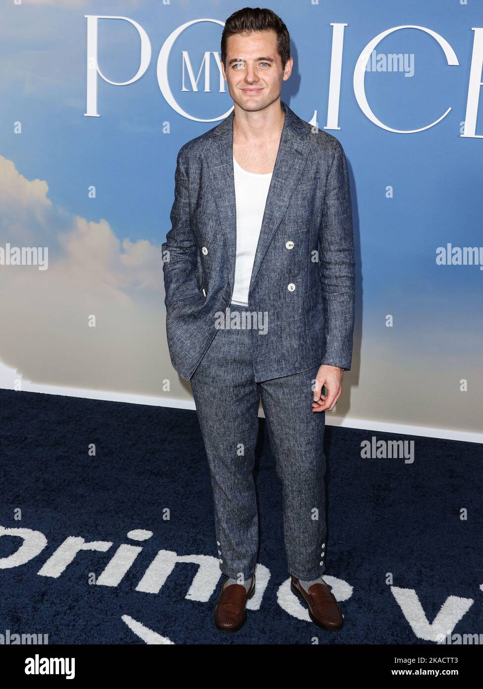 WESTWOOD, LOS ANGELES, CALIFORNIA, USA - NOVEMBRE 01: Robbie Rogers, produttore televisivo americano ed ex calciatore professionista, arriva alla prima di Los Angeles del film "My Policeman" di Amazon prime Video, tenutasi al Regency Bruin Theatre il 1 Novembre 2022 a Westwood, Los Angeles, California, Stati Uniti. (Foto di Xavier Collin/Image Press Agency) Foto Stock