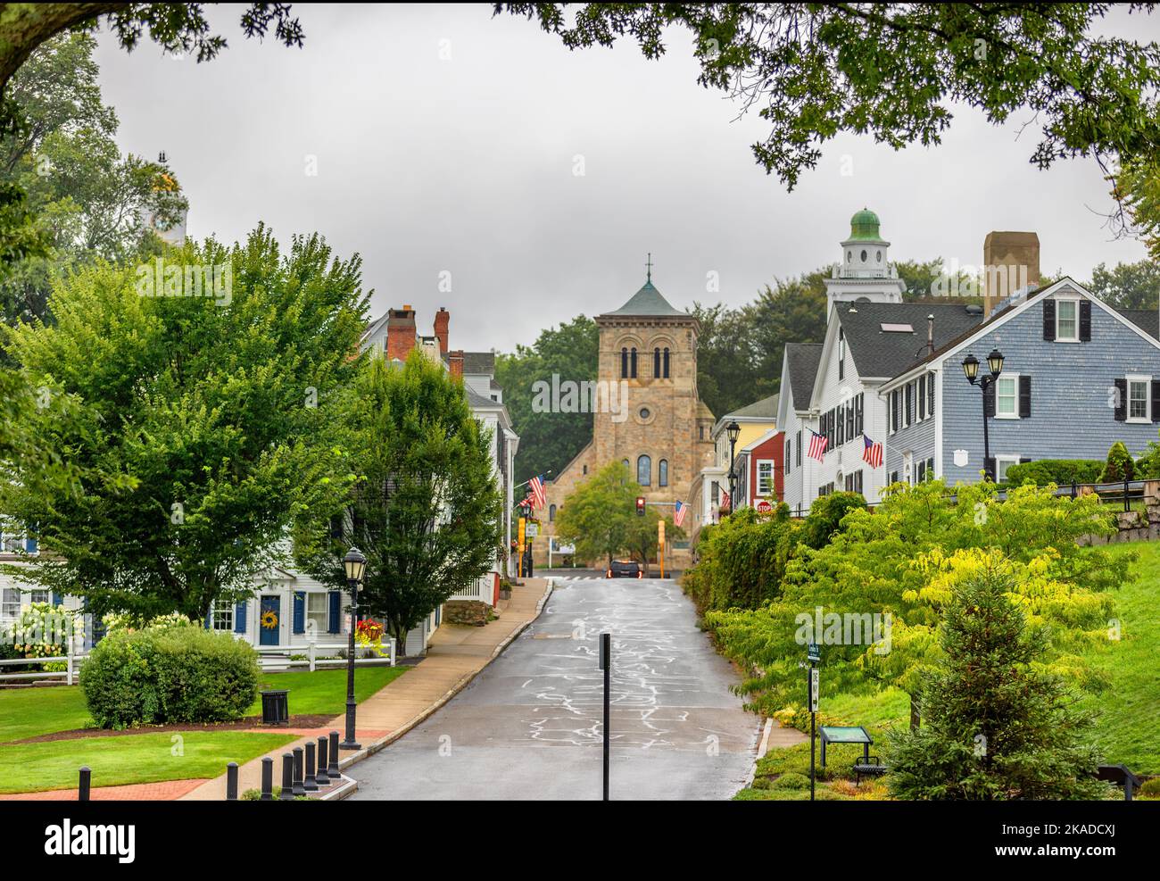 Strada originale i pellegrini costruirono accanto ai Brewster Gardens, un parco pubblico di fronte al lungomare di Plymouth, Massachusetts. Foto Stock