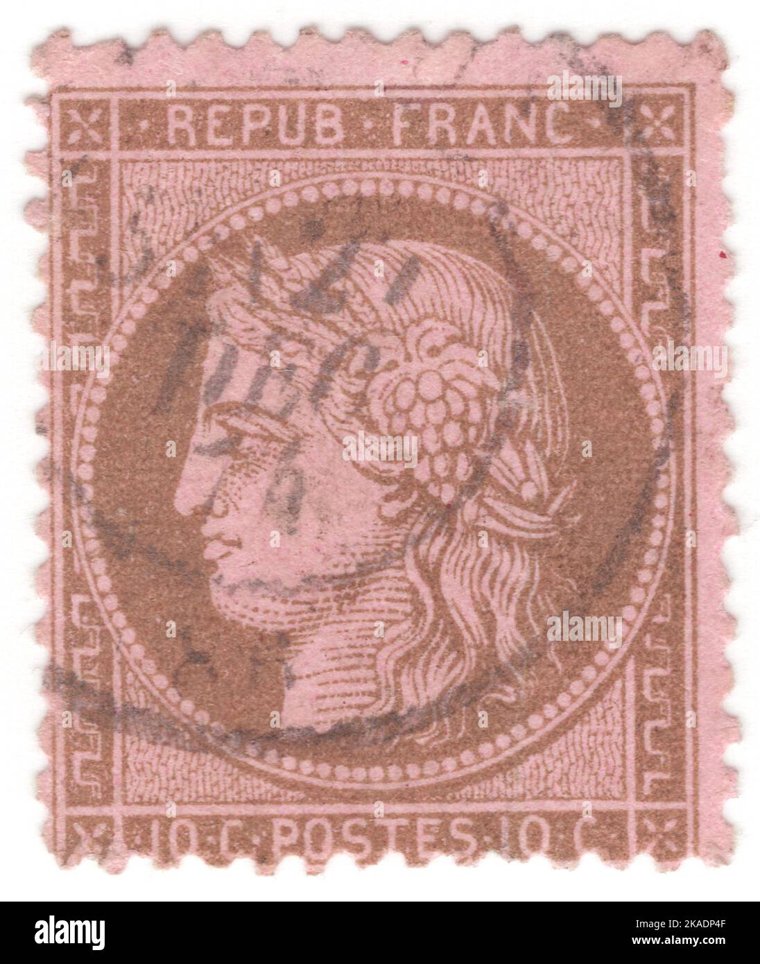 FRANCIA - 1873: Un bister da 10 centesimi su francobollo di rosa raffigurante Ceres — Dea dell'agricoltura, della fertilità, dei cereali, del raccolto, della maternità, la terra, e coltivò raccolti Foto Stock