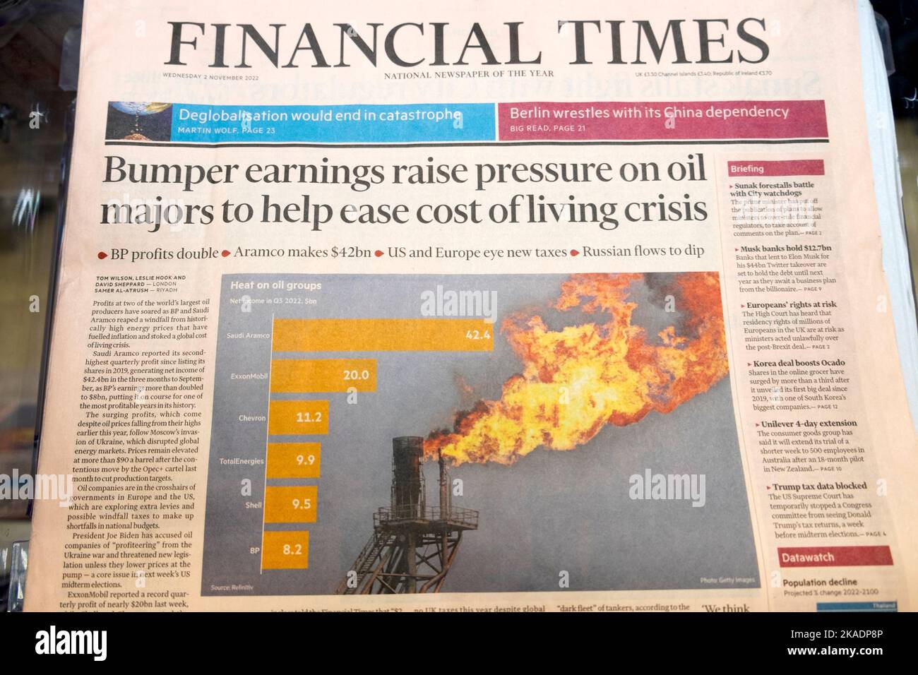 'I guadagni del paraurti aumentano la pressione sulle major del petrolio per contribuire ad alleviare il costo della crisi vivente ' FT Financial Times prima pagina del titolo del giornale 2 novembre 2022 Regno Unito Foto Stock