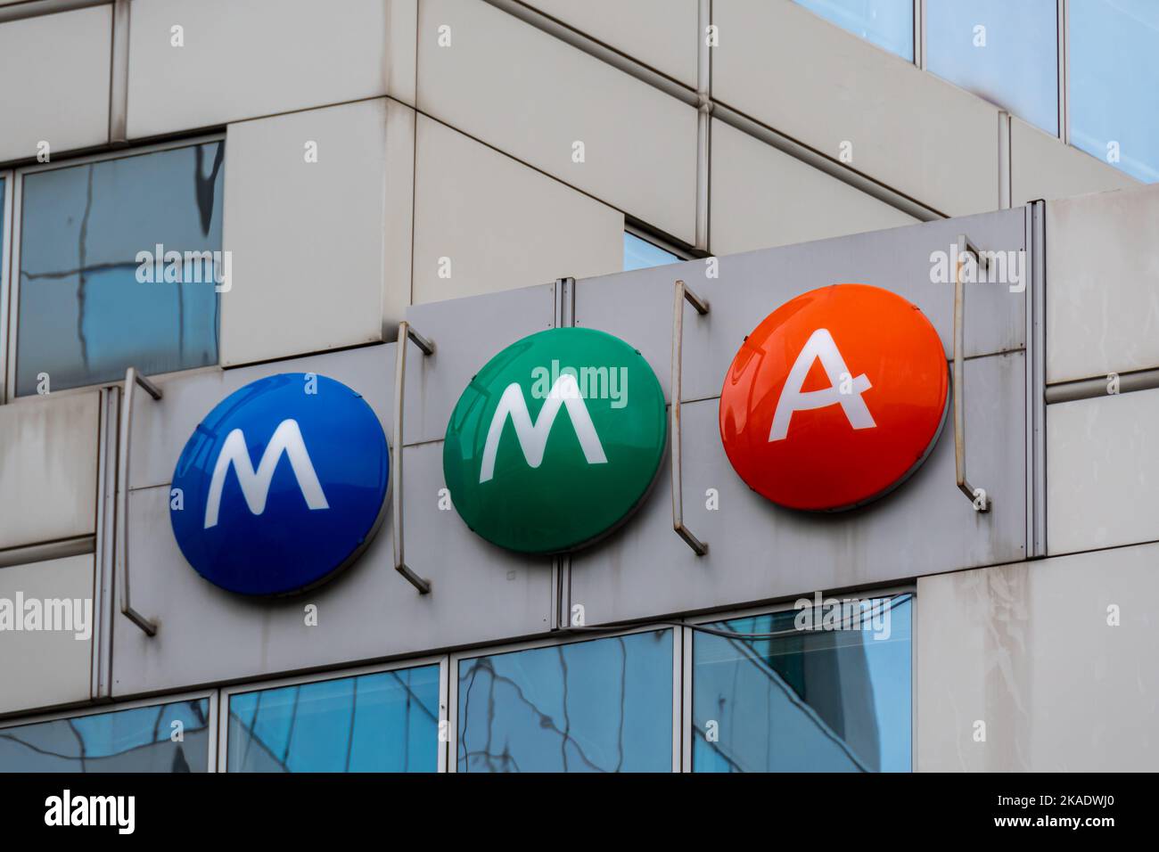 Firma con il logo del gruppo MMA, ex Mutuelles du Mans Assurances, una società francese nel settore assicurativo Foto Stock