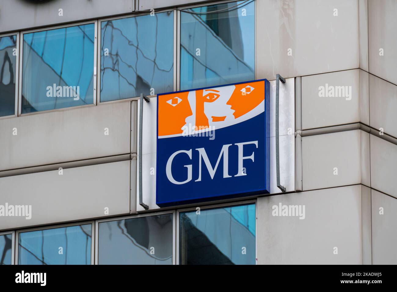 Firma con il logo della Garantie Mutuelle des Fonctionnaires (GMF), società francese del settore assicurativo Foto Stock