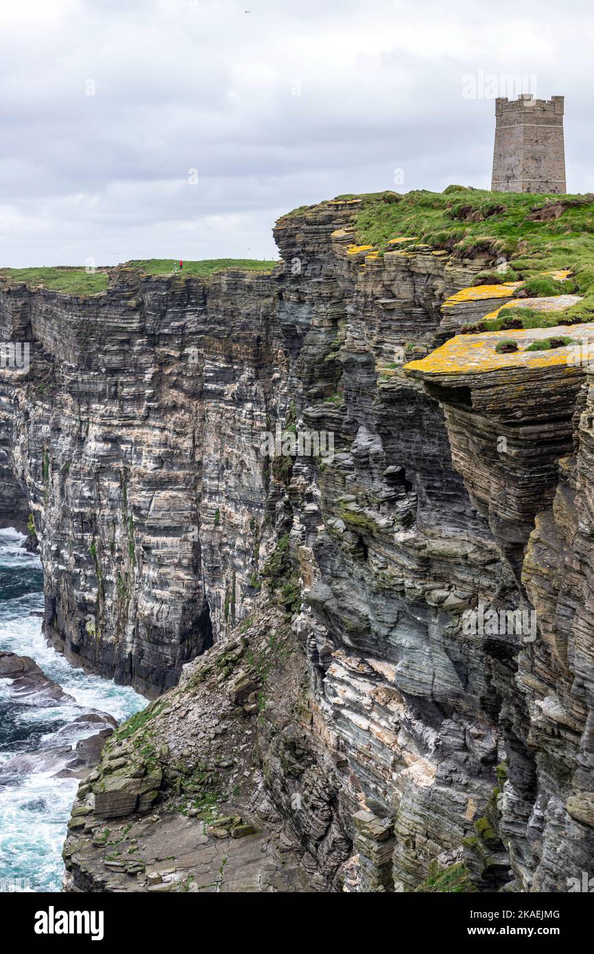 Marwick Head e Kitchener Memorial, Orkney, Scozia, Regno Unito Foto Stock