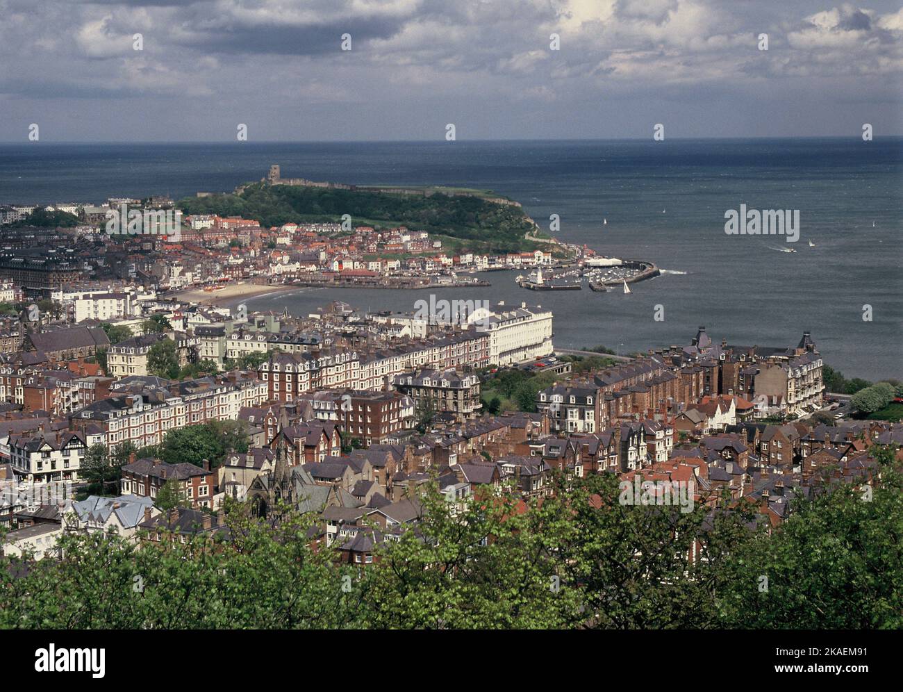 Regno Unito. Inghilterra. North Yorkshire. Scarborough. Panoramica della città. Foto Stock