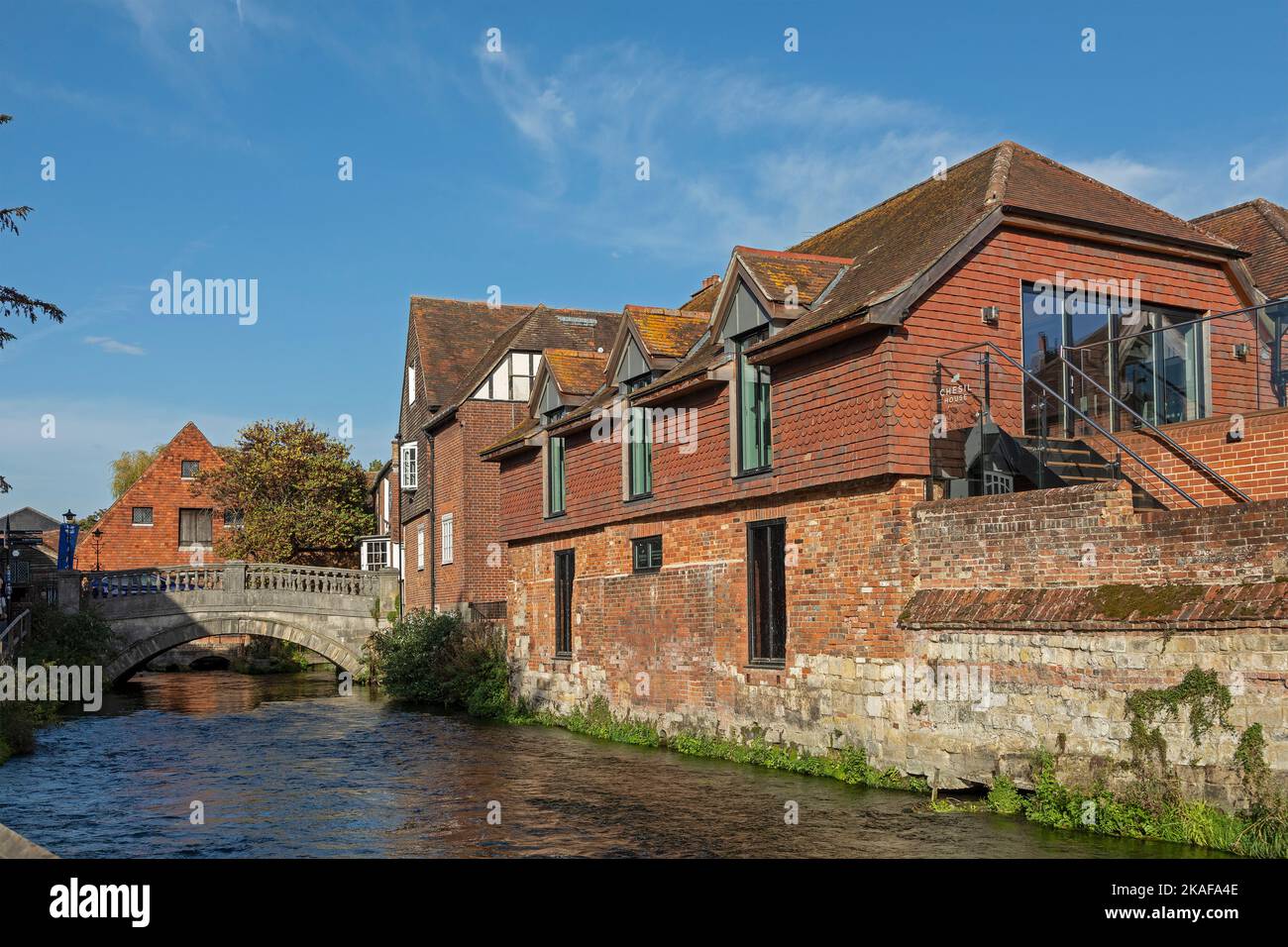 City Bridge and Chesil House, River Itchen, Winchester, Hampshire, Inghilterra, Gran Bretagna Foto Stock