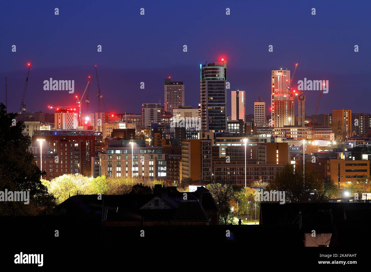 Vista sul centro di Leeds da Beeston. Foto Stock