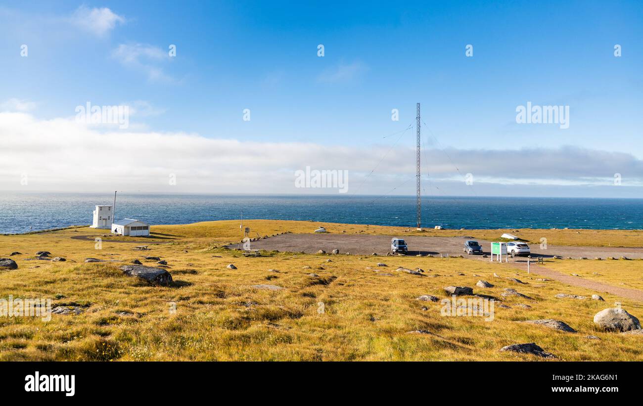 Ingresso a Latrabjarg, popolare destinazione panoramica a Westfjords Islanda con scogliere naturali, casa di milioni di uccelli tra cui puffini Foto Stock