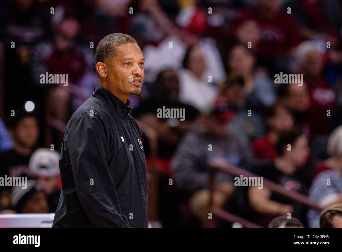 Columbia, SC, Stati Uniti. 2nd Nov 2022. Allenatore del South Carolina Gamecocks, Lamont Paris, durante la seconda metà contro i Mars Hill Lions nel matchup NCAA Basketball alla Colonial Life Arena di Columbia, SC. (Scott Kinser/Cal Sport Media). Credit: csm/Alamy Live News Foto Stock
