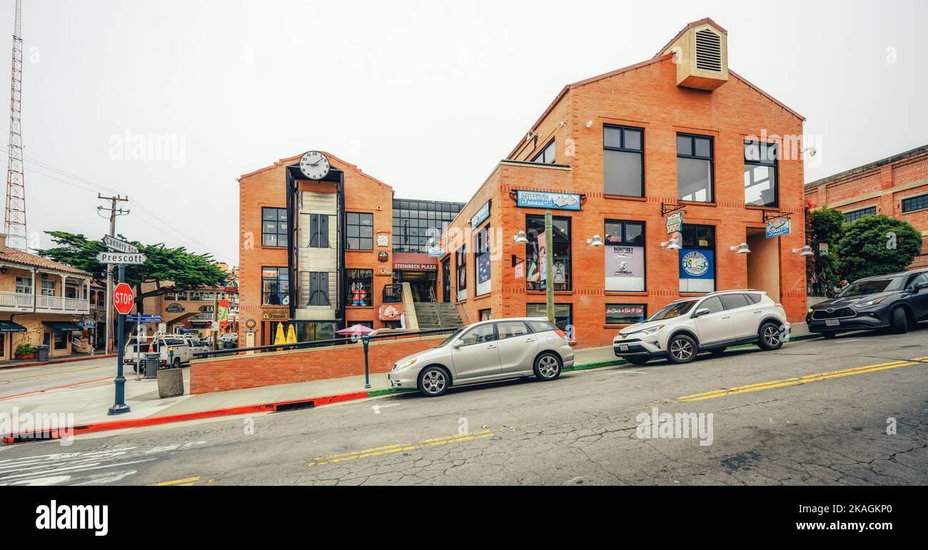 Monterey, California, USA - 31 ottobre 2022. Storico Cannery Row nel centro di Monterey, California, vista sulla strada Foto Stock