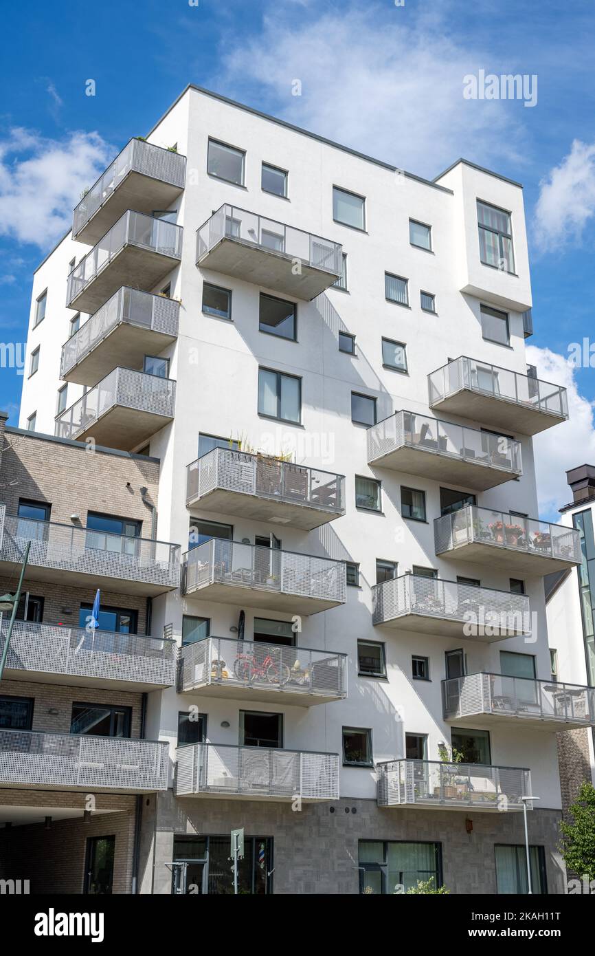 Moderno edificio di appartamenti a due piani visto a Malmo, Svezia Foto Stock