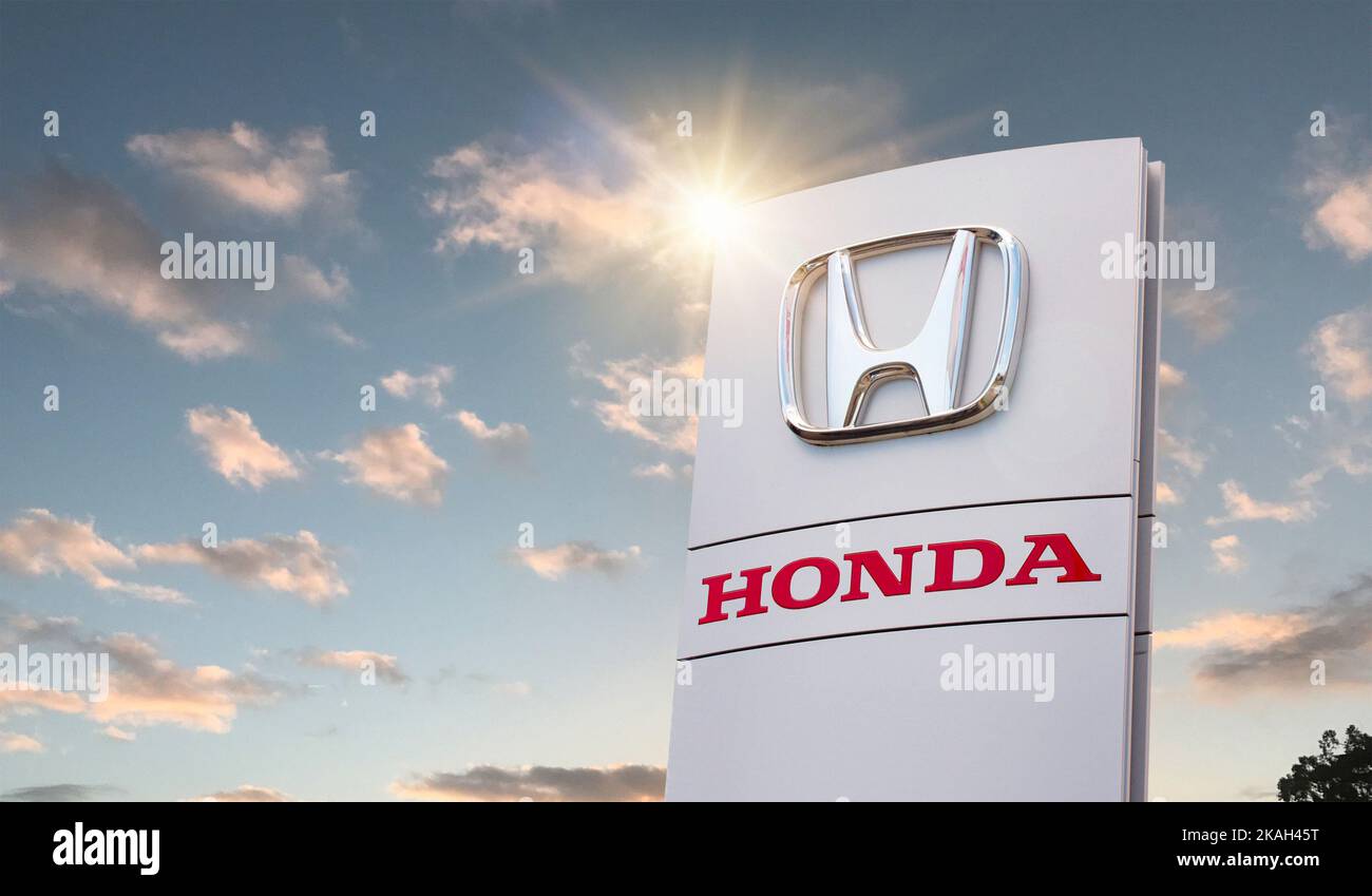 Firma con il logo di Honda Motor Company, Ltd. Marchio automobilistico pubblico giapponese multinazionale. illustrazione del rendering 3d. Foto Stock