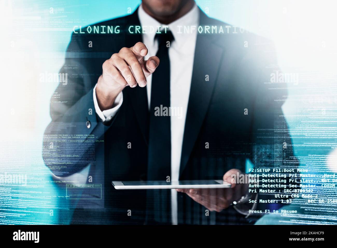 Hacking, cybercriminalità e sovrapposizione digitale di furto di informazioni sulle carte di credito, frode sull'identità e minaccia alla sicurezza informatica. Tecnologia FinTech blockchain Foto Stock