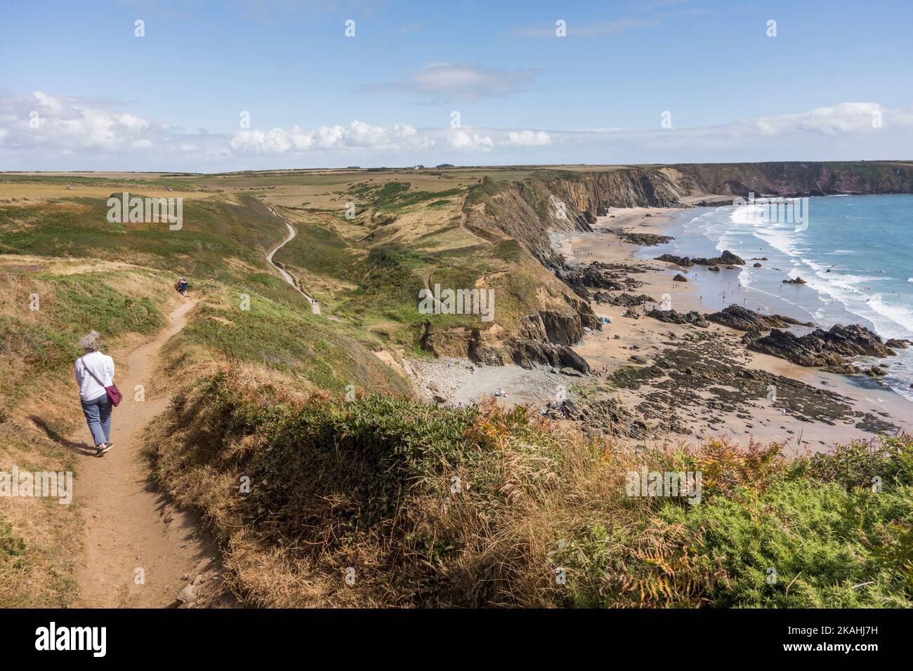 Vista sulla spiaggia di Marloes Sands, Pembrokeshire, Galles Foto Stock