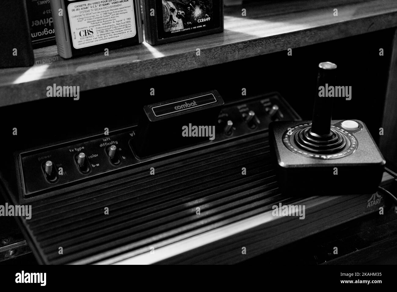 Tallinn, Estonia - 21.05.2022: LVLup! Museo dei videogiochi - Console Atari Foto Stock