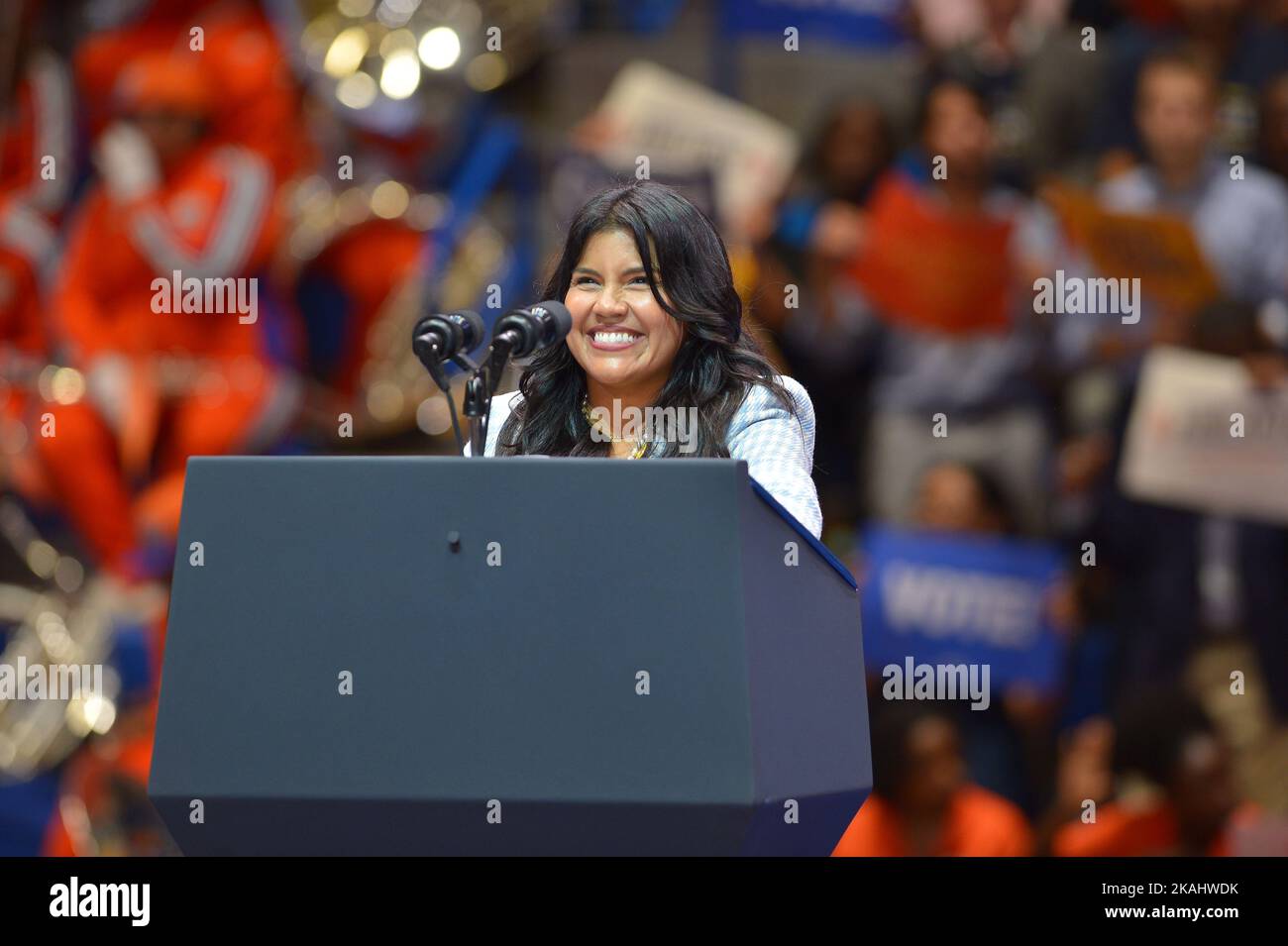 Miami Gardens, Stati Uniti. 01st Nov 2022. Il candidato del gubernatorial della Florida Karla Hernandez-Mats parla durante i rally alla Florida Memorial University il 01 novembre 2022 a Miami Gardens, Florida. Biden stava facendo una campagna per il candidato del Senato degli Stati Uniti, il Rep. Val Demings (D-FL) e il candidato gubernatorial Charlie Crist in vista delle elezioni generali del novembre 8. (Foto di JL/Sipa USA) Credit: Sipa USA/Alamy Live News Foto Stock