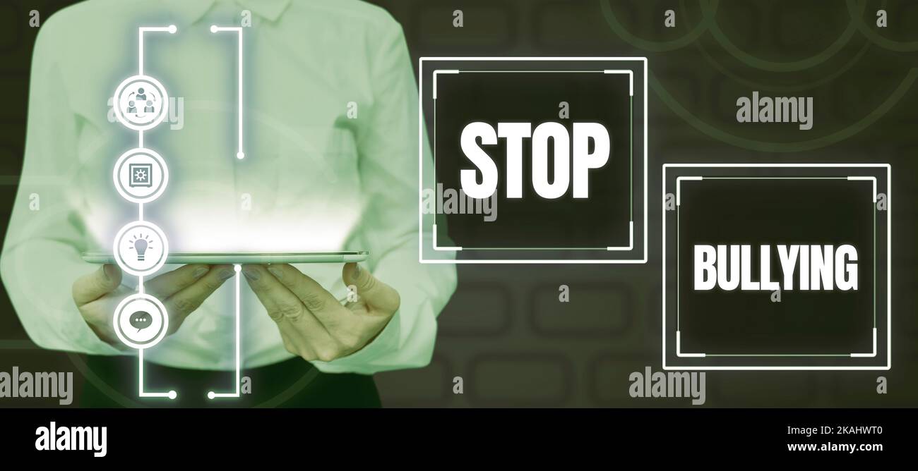 Cartello con la scritta Stop bullying (Interrompi bullismo). Internet Concept prevenire la malattia di livelli elevati di glucosio nel sangue uomo d'affari con penna visualizzazione simbolo di blocco Foto Stock