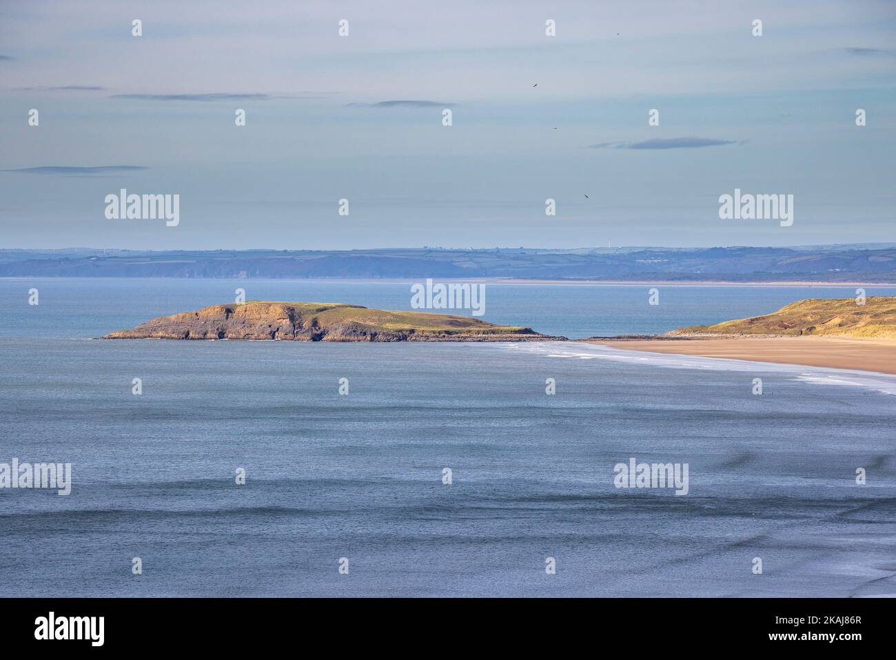 Burry Holms Tidal Island sulla riva settentrionale di Rhossili Beach, Gower Peninsula, Galles Foto Stock